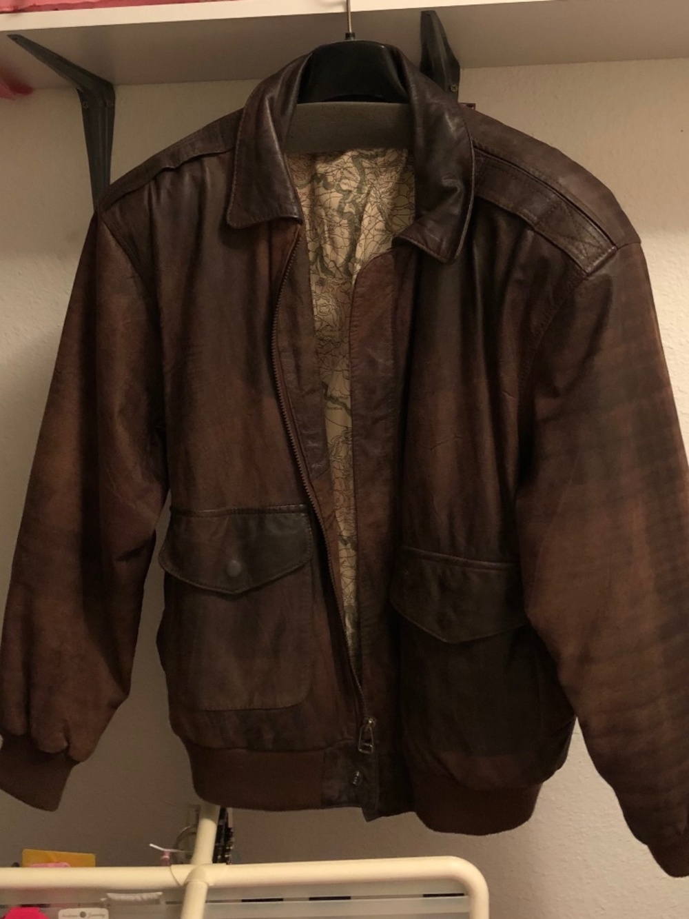 Totally nineties Heavy leather BoMbEr jacket vintage lambskin 90’s